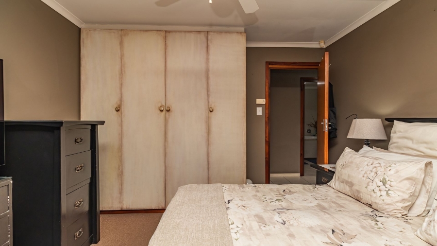 3 Bedroom Property for Sale in Sedgehill Western Cape